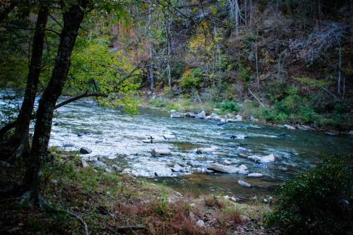 Rivers Edge Cabin