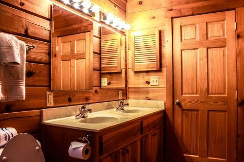 Rivers Edge Cabin