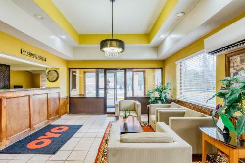 Oyo Hotel Macon Ga West - 4 Mi From Macon Va Clinic