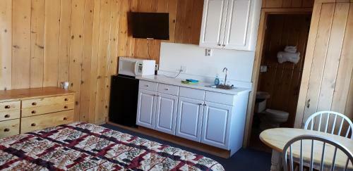 Caribou Lodge And Motel