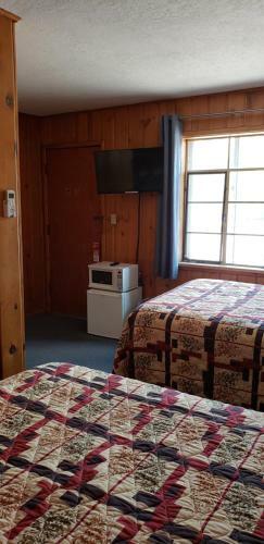 Caribou Lodge And Motel