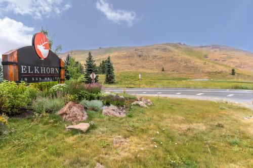 Legends - Simply Perfect Elkhorn Retreat