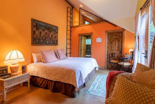 Bed & Breakfast Talus Rock Retreat