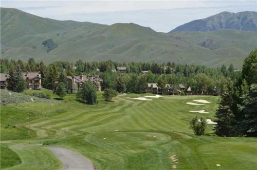 Summit Townhome Elkhorn Amenities