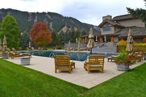 Wonderful Weyyakin Retreat
