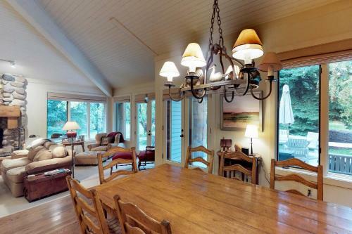 Wonderful Weyyakin Retreat