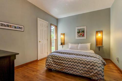 Main Street Charmer, Sandpoint