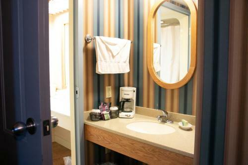 Hotel Essenhaus Inn & Conf. Center