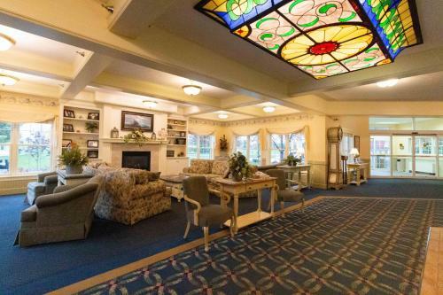 Hotel Essenhaus Inn & Conf. Center