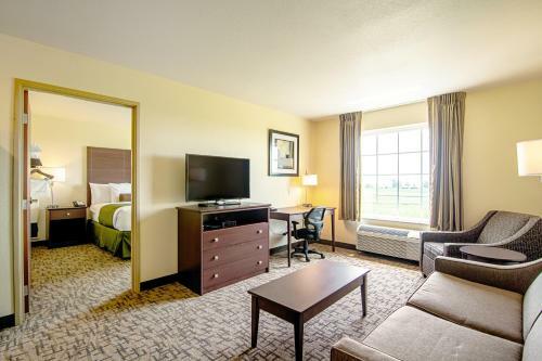 Cobblestone Hotel & Suites - Paxton