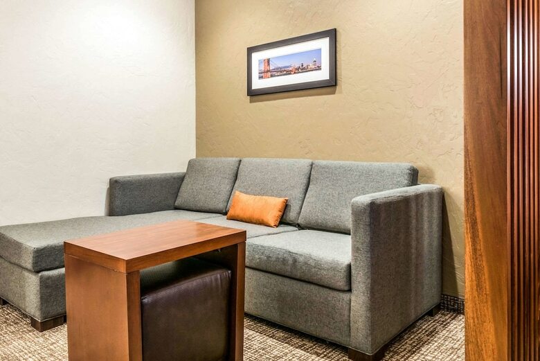 Hotel Comfort Suites Florence - Cincinnati South