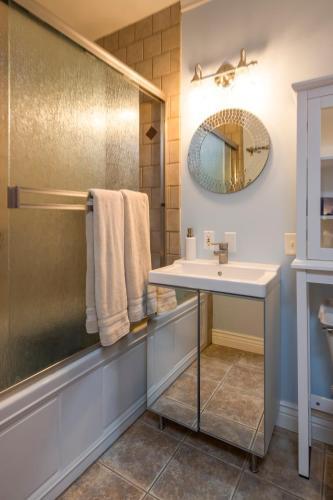 Weller Haus Bed, Breakfast & Event Center