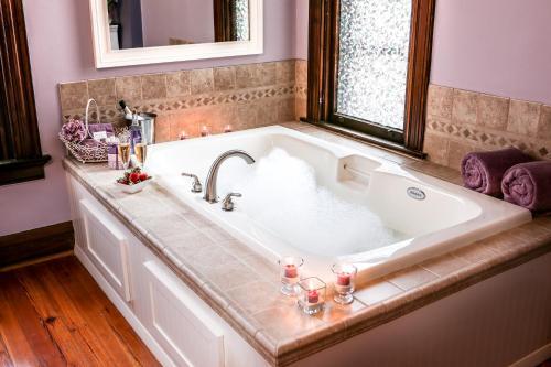 Weller Haus Bed, Breakfast & Event Center