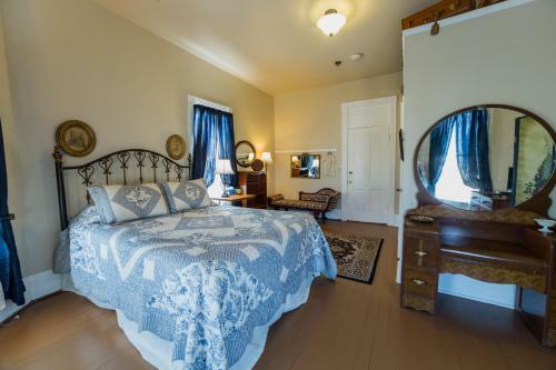 Posada Grand Victorian Inn