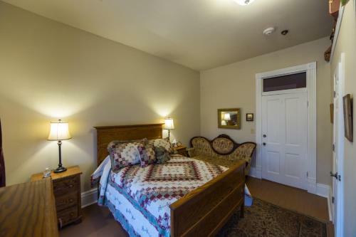 Posada Grand Victorian Inn