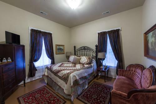 Posada Grand Victorian Inn