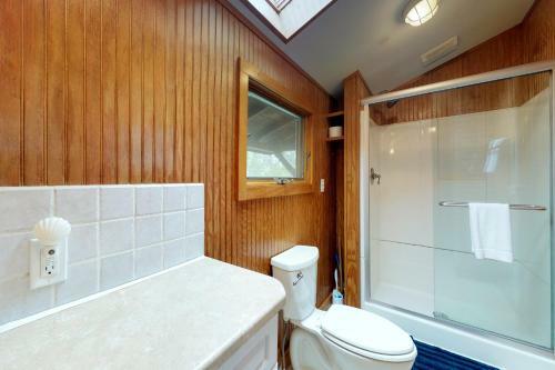 Popham Oceanfront Cottage