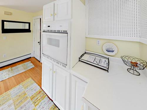 48 Main Street Cottage