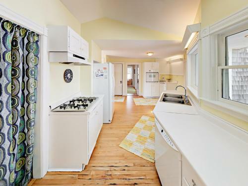 48 Main Street Cottage