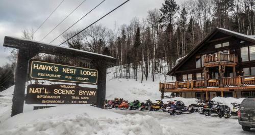 Hawk's Nest Lodge