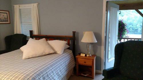 Posada Inn By The River