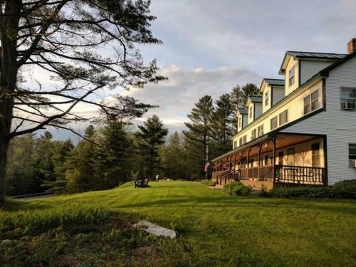 Posada Inn By The River