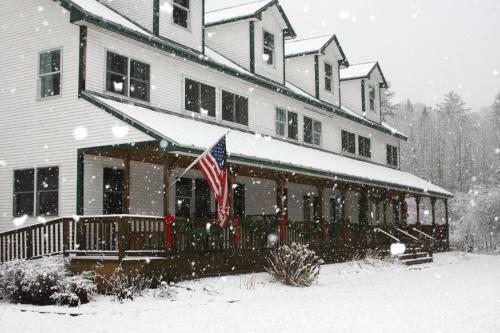 Posada Inn By The River