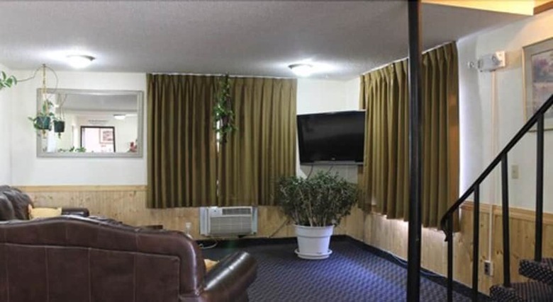 Hotel East Grand Inn