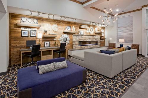 Grandstay Hotel & Suites