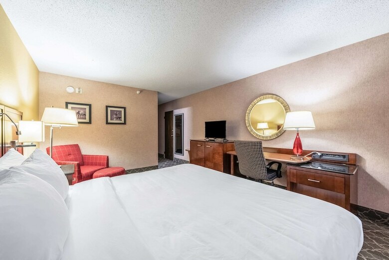 Hotel Quality Inn & Suites