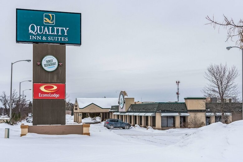Hotel Quality Inn & Suites