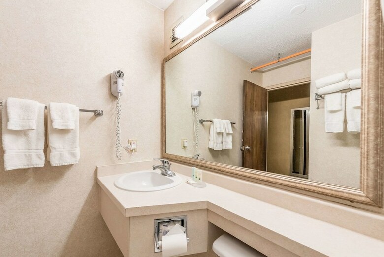 Hotel Quality Inn & Suites