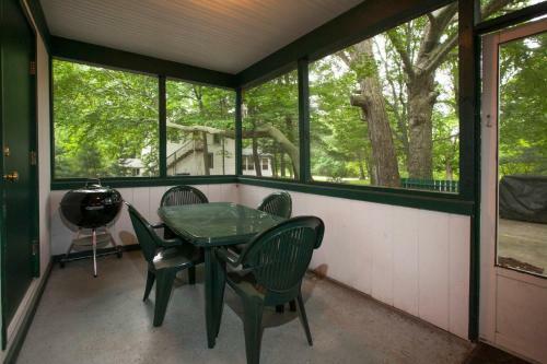 Villa Goshorn Lake Cottage #1