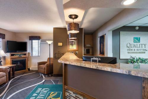 Hotel Quality Inn & Suites