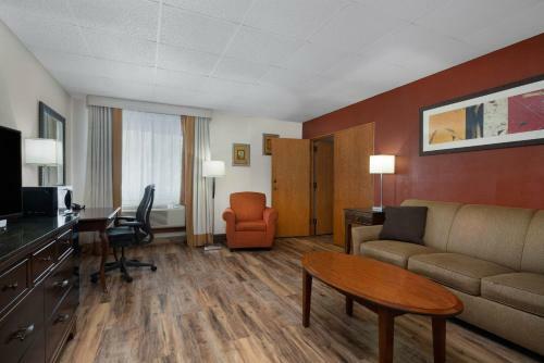 Hotel Ramada By Wyndham Albert Lea