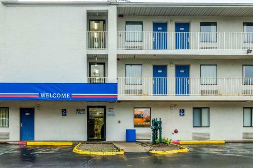 Hotel Motel 6 Warren