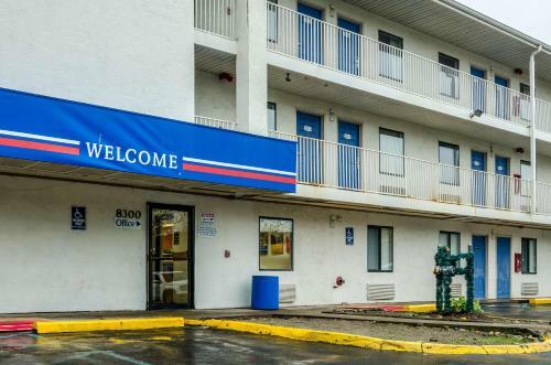 Hotel Motel 6 Warren