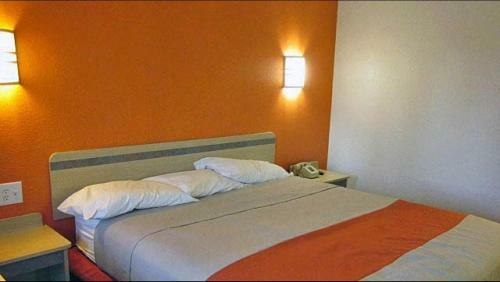 Hotel Motel 6 Warren