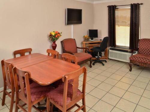 Motel Americas Best Value Inn-indianola