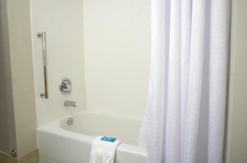 Hotel Holiday Inn Express & Suites Omaha - Millard Area
