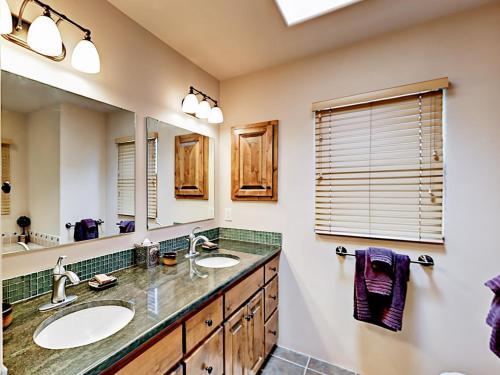 526 Del Norte Ln Townhouse Unit B Townhouse