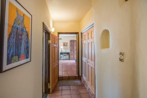 3 Bd, 5 Min. Walk To Canyon Rd, Apodaca