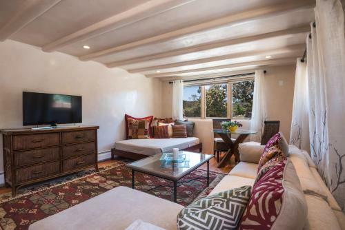 1 Bedroom - East Side, Serene Views, Tranquil - Suenos