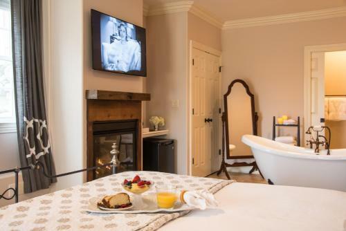 Caldwell House Bed And Breakfast