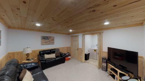Lake Placid & Whiteface Grand Pines Lodge