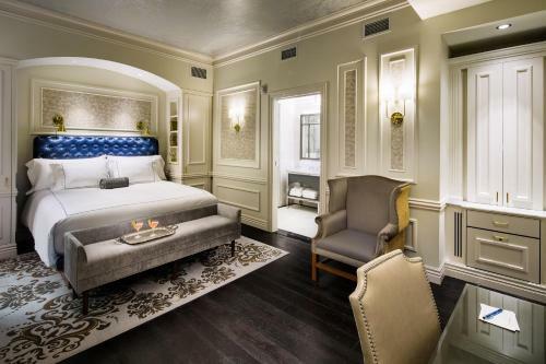 Adelphi Hotel