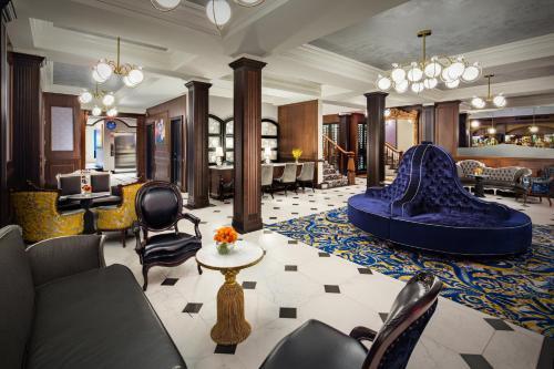 Adelphi Hotel