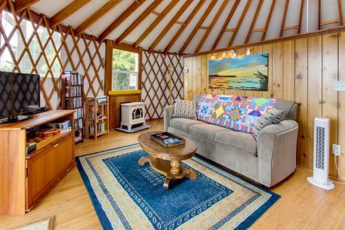 Yurt On The Bay