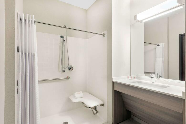 Hotel Microtel Inn & Suites By Wyndham Perry
