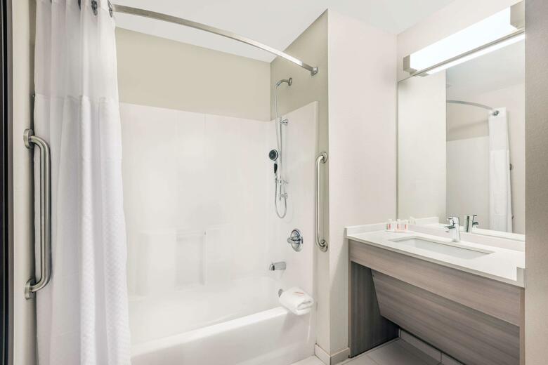 Hotel Microtel Inn & Suites By Wyndham Perry